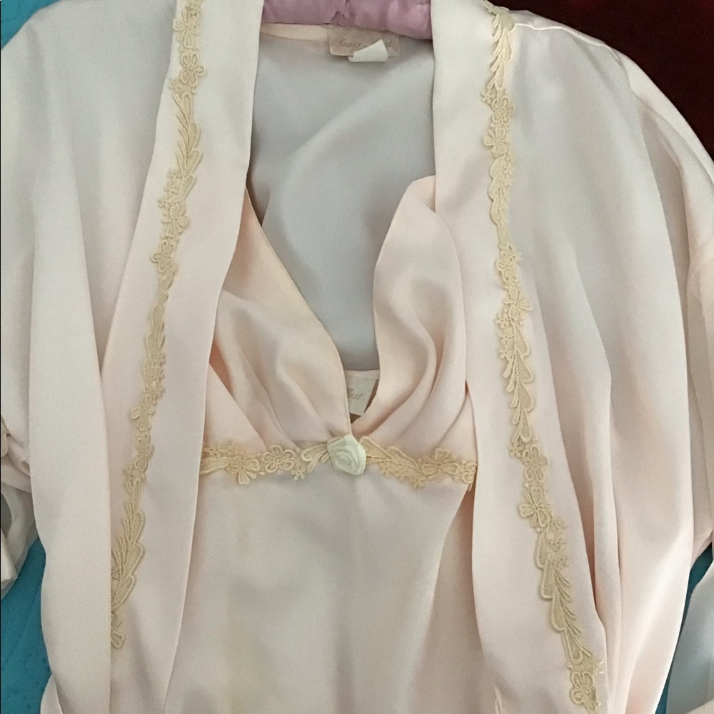 Lingerie/Sleepware